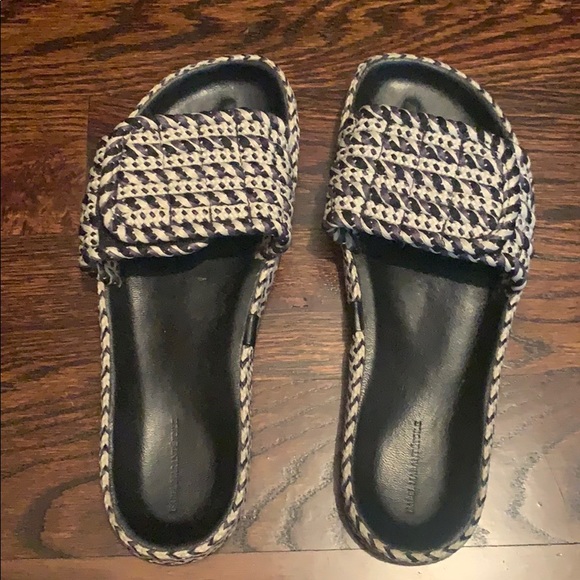 best new balance shoes for flat feet